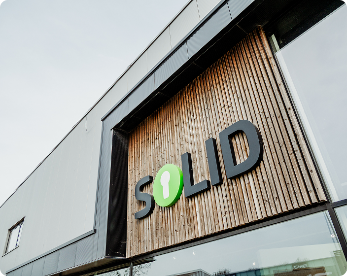 <h2>Solid.<br /><span lang=